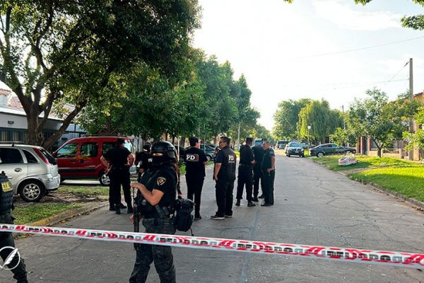 Hirió a dos policías, a un bombero y se atrinchero en su casa de Granadero Baigorria