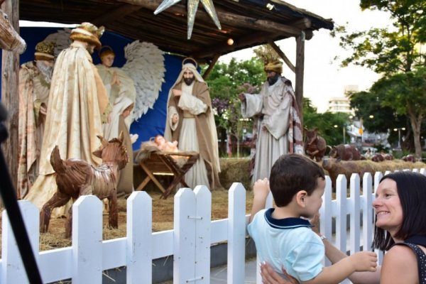 NAVIDAD! Con un pesebre autóctono, árboles y decoraciones, Corrientes se prepara para recibir la noche buena