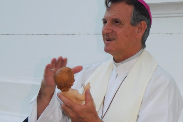 MONSEÑOR CANECIN “Acercarse al Pesebre de Belén con los pies descalzos de la fe y la humildad”