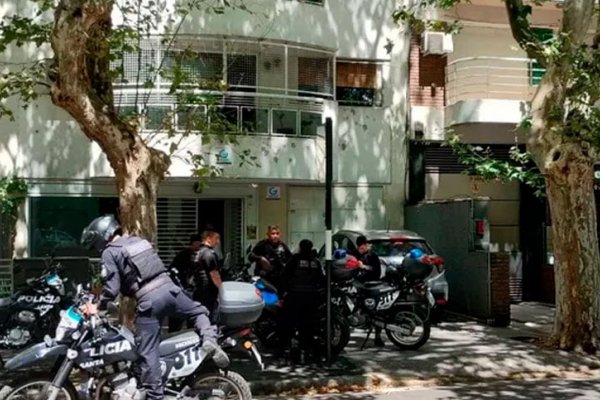 Cayó de un 9º piso y falleció: investigan si trataba de escapar de la policía tras un intento de estafa