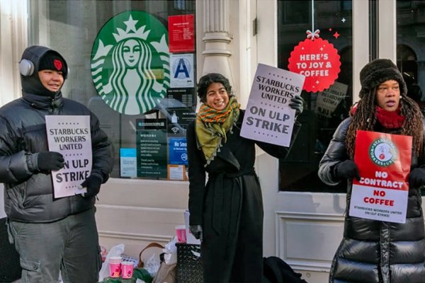 Empleados de Starbucks paran en las grandes ciudades de Estados Unidos y 60 locales dejaron de abrir