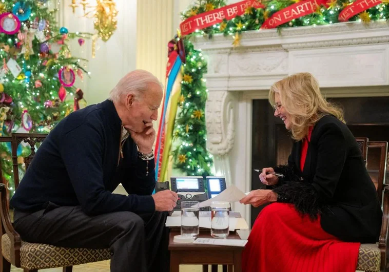 La última Navidad de Joe Biden en la Casa Blanca: decoración a vista de dron y firma de 50 nuevas leyes en Nochebuena