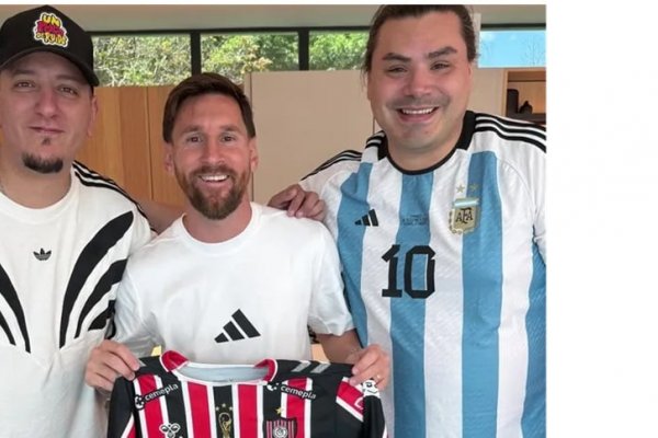 Messi recibió en su casa de Kentucky a los streamers de “Un poco de ruido”: ¿Qué le regalaron al ídolo?