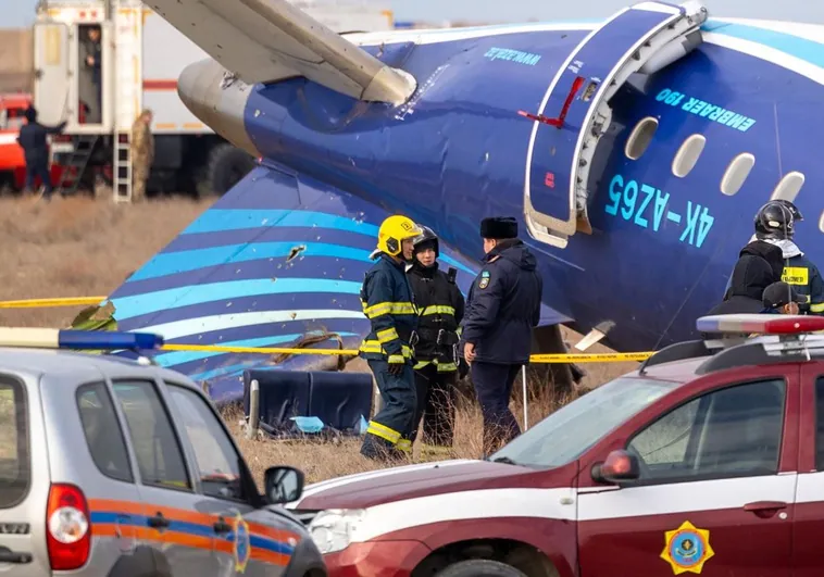 Sospechas de ataque ruso en el avión estrellado en Kazajistán