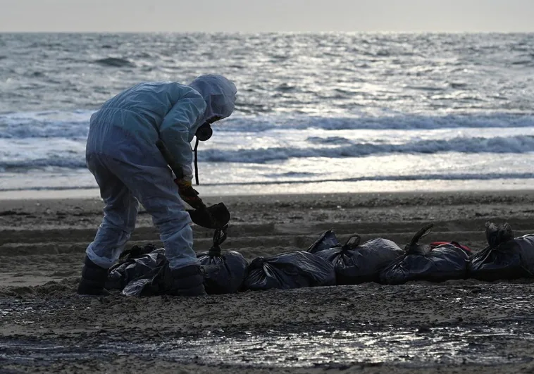 Rusia declara emergencia federal por un vertido de petróleo en el Mar Negro