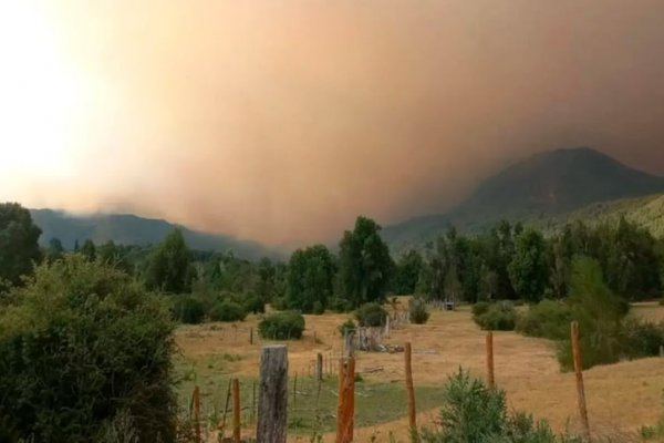 Incendio en el Parque Nacional Nahuel Huapi: humo en Bariloche y escasa visibilidad en la Ruta 40