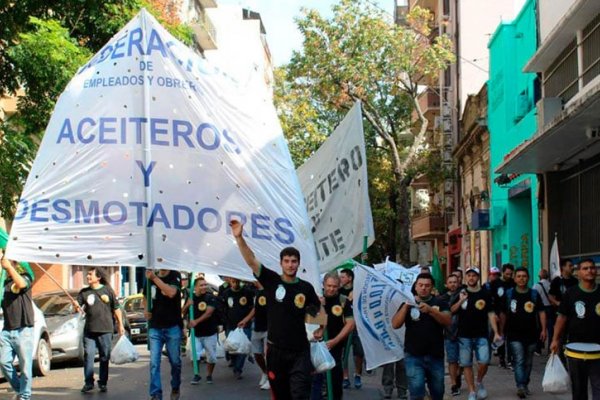 Yofra, de Aceiteros, insiste en la conformación de un “frente sindical” para “organizar la bronca” contra Milei