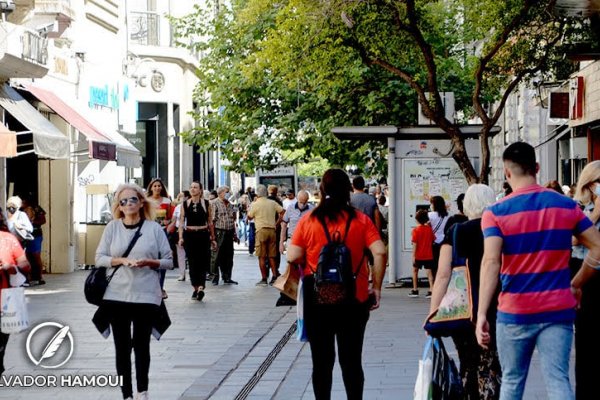 Las ventas minoristas terminaron el año 10% debajo del 2023, aunque en diciembre hubo un repunte