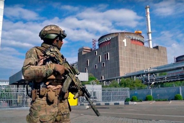 La central nuclear de Zaporiyia bajo control de Rusia reporta un ataque de dron proveniente de Ucrania