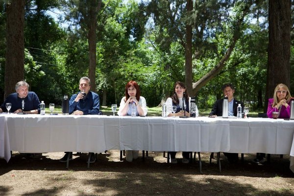 ¿Desdoblar la elección? El debate que suma tensiones en el peronismo bonaerense