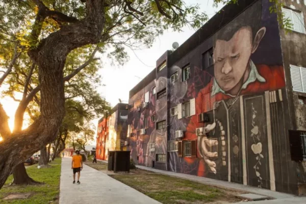 Paseo de los Murales en Corrientes, un circuito para recorrer este verano