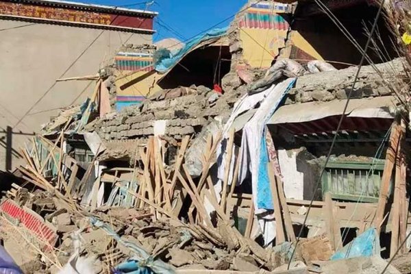 China: al menos 95 muertos y cientos de heridos en un terremoto de 6,8 puntos de magnitud