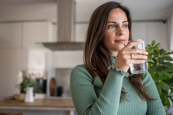 Esto es lo que pasa cuando dejas de beber alcohol un mes, la tendencia Dry january