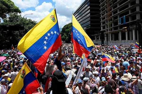 Protestas en Venezuela contra Maduro a horas de su nueva asunción