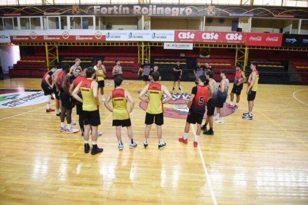 San Martín de Corrientes pone primera frente a Atenas