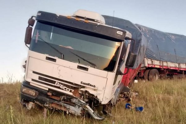 Imparable los siniestros en rutas nacionales en Corrientes: fatalidad en la 14 y despiste en la 12