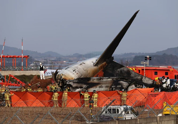 Corea del Sur modificará las barreras de hormigón de los aeropuertos tras el accidente de avión que dejó 179 muertos