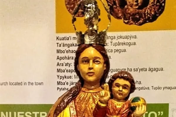 Colocan una réplica de la corona a Nuestra Señora de Loreto