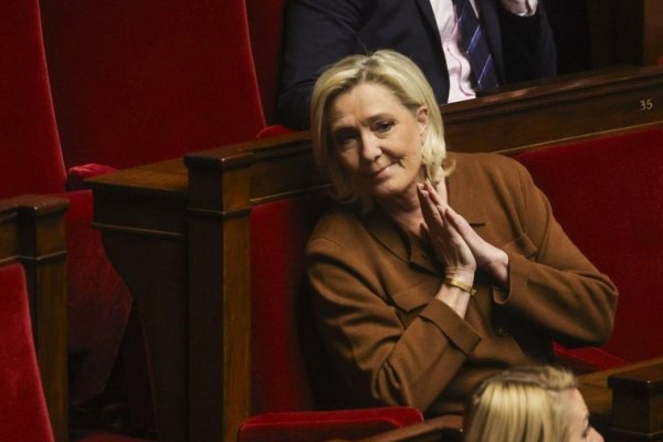 La estabilidad de Francia queda en manos de Marine Le Pen tras la moción de censura contra el Gobierno de Bayrou