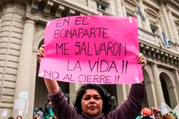 El testimonio de una psicóloga despedida del Bonaparte: “Yo puedo trabajar en otro lado, pero los pacientes no tienen otro lugar”