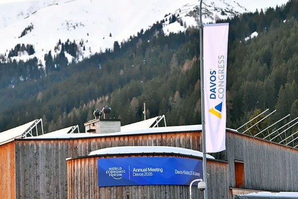 El Foro de Davos llama a la cooperación global mientras sostiene un orden mundial profundamente injusto