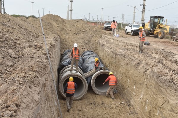 Santa Catalina: Avanzan las obras de desagüe y pavimentación de la avenida Nini Flores