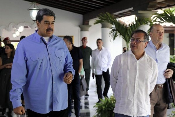 Petro pide ayuda a Maduro para desactivar la violencia en la frontera