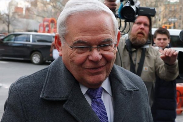 Condenado a once años de prisión el exsenador demócrata Bob Menendez por aceptar sobornos