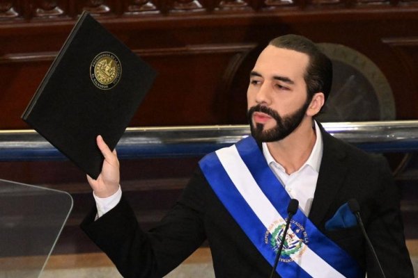 Bukele tendrá su propia Constitución hecha a la medida