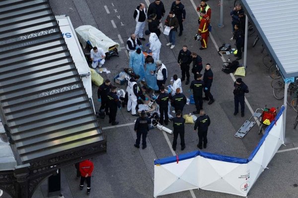 Dos heridos por disparos en una estación de París durante una intervención para impedir pintadas de esvásticas