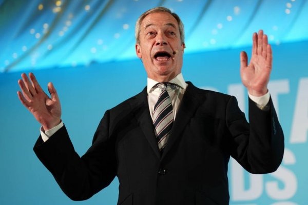 Nigel Farage lidera las encuestas en Reino Unido por primera vez, en el quinto aniversario del Brexit