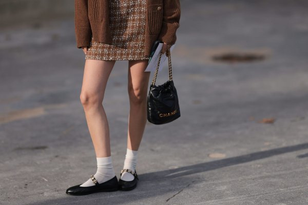 Estas son las bailarinas que llevan las mujeres elegantes del barrio de Salamanca para un look de primavera especial