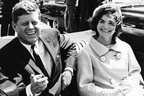 El FBI encuentra más de 2.000 nuevos archivos sobre el asesinato de JFK tras la desclasificación ordenada por Trump