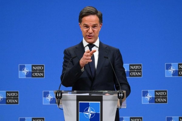 Rutte pide que antes de verano todos los aliados lleguen al 2% en Defensa y un nuevo listón «más pronto que tarde»