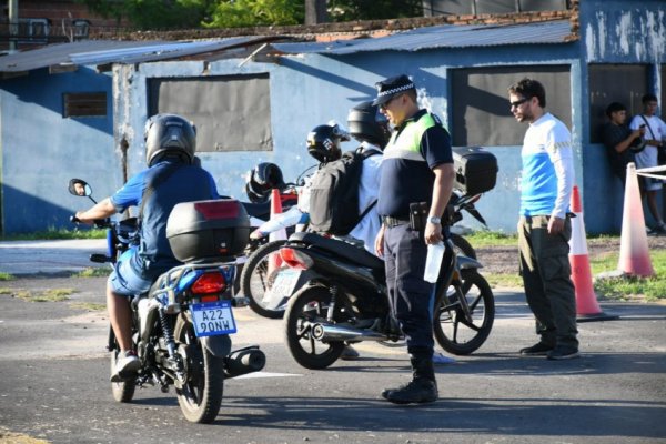 Se realizó una clínica de conducción segura para trabajadores en moto