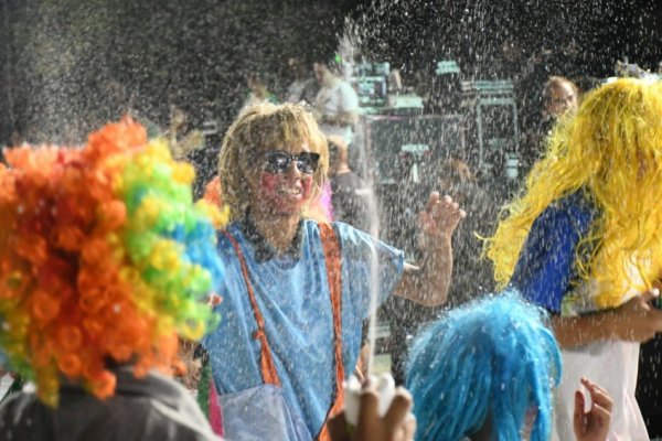 Fin de semana con Carnavales, Descubrí Corrientes, feria de artesanos, venta de libros y poesía oral