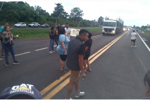 ALVEAR SE ANIMÓ! Vecinos repudian en la ruta por cortes de luz y caras tarifas de la DPEC