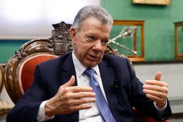 Juan Manuel Santos:  «Yo habría reconocido a Edmundo González como presidente de Venezuela»