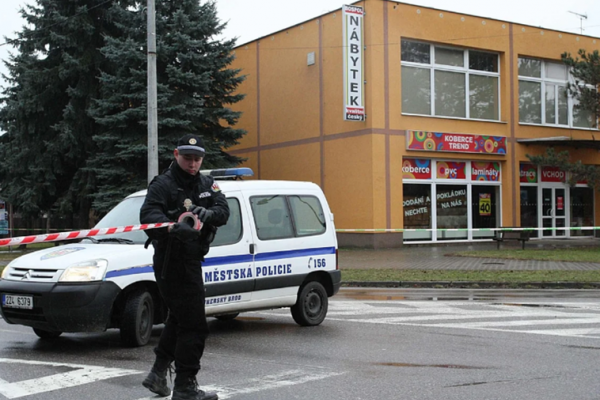 Dos muertos en un ataque con arma blanca en una tienda de un centro comercial en República Checa