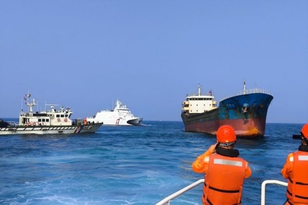 Taiwán intercepta un barco con tripulación china por cortar presuntamente un cable submarino