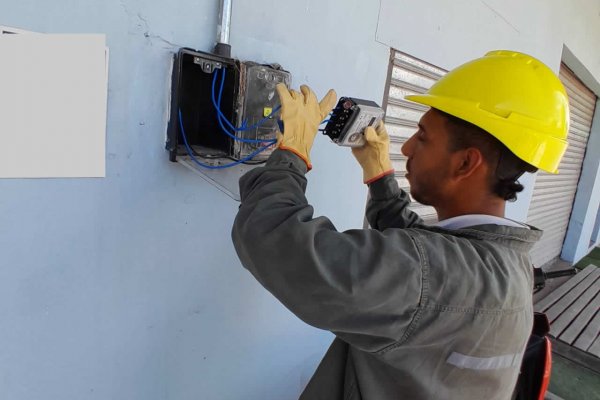 MAS QUEJAS! En plena siesta la DPEC corta el servicio