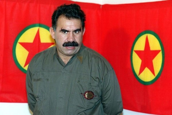 El líder kurdo Öcalan llama a disolver el PKK tras 40 años de lucha contra Turquía