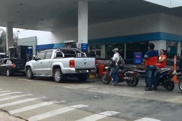 NACER CON ENERGÍA! Parió en una estación de servicio y la policía lo ayudó