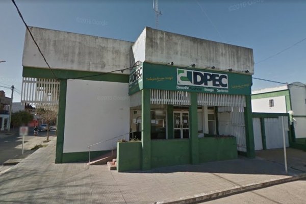 INSÓLITO! En medio del colapso energético un jefe local de la DPEC atrincherado en su puesto