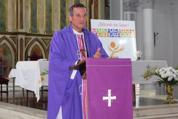 Monseñor Canecin presidió en la catedral la Misa del Miércoles de Ceniza