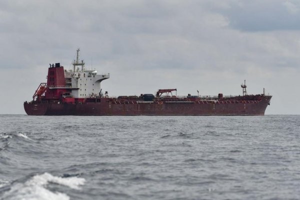 Un petrolero y un buque mercante chocan frente a la costa oriental de Reino Unido