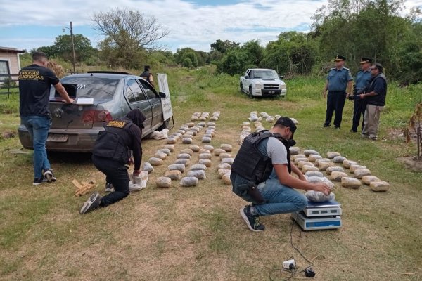 Corrientes: atrapan a un auto con más de 80 kilos de marihuana