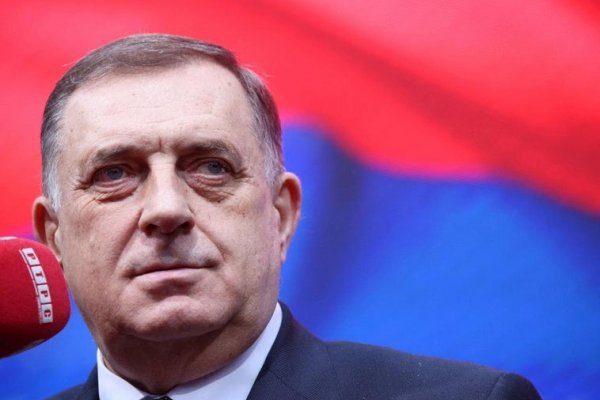 La Policía de Bosnia ordena la detención del líder serbobosnio Milorad Dodik