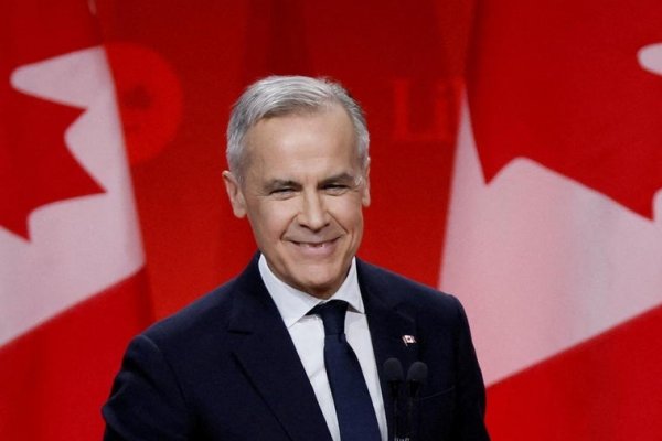 Mark Carney jura como primer ministro de Canadá en medio de las tensiones con Trump sobre los aranceles