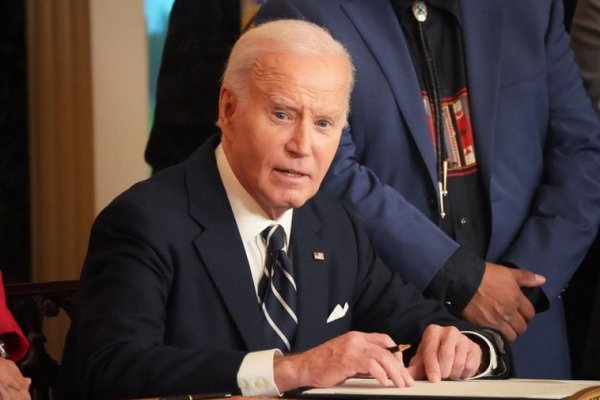 Trump declara nulos los indultos de Biden porque le hacían rubricarlos con Autopen, una máquina para firmar